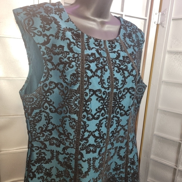 Danny and Nicole size 14 sleeveless dress with zipper back - Picture 6 of 16